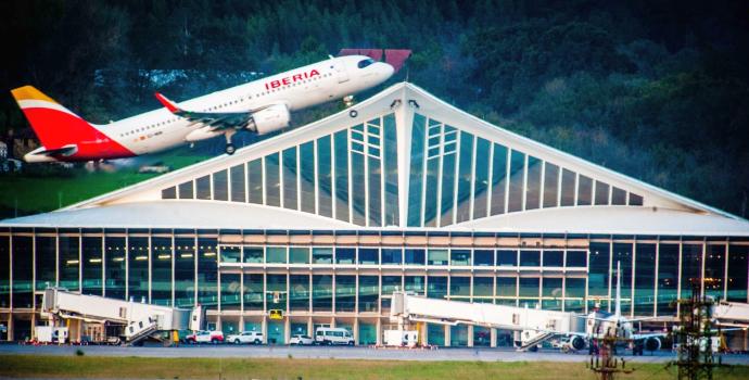 aeropuerto de bilbao telefono