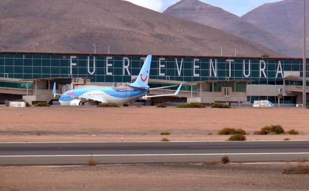 telefono gratuito aeropuerto fuerteventura